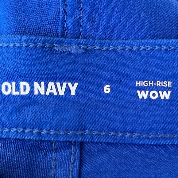•Old Navy• NWOT High Rise Wow Stretch Jean Shorts - Size 6 - Picture 2 of 7